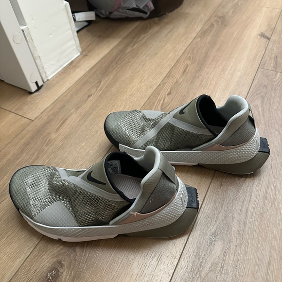 Nike Flyease women’s size 6 - Picture 4 of 8